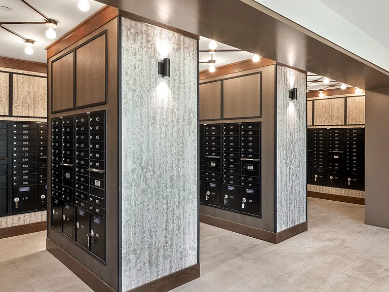 Lakeline_amenity_mail room