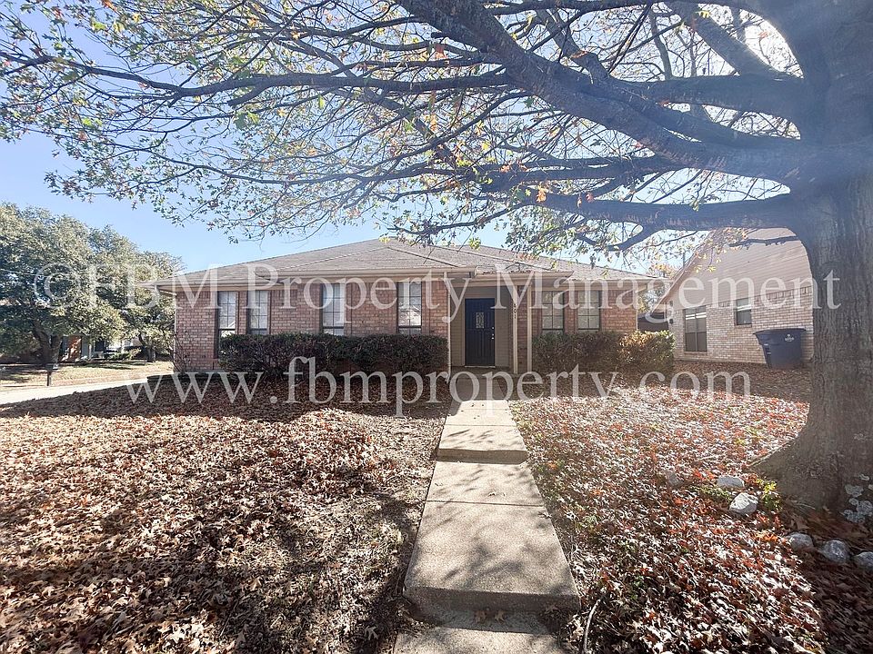 1st image of 801 Biloxi Dr