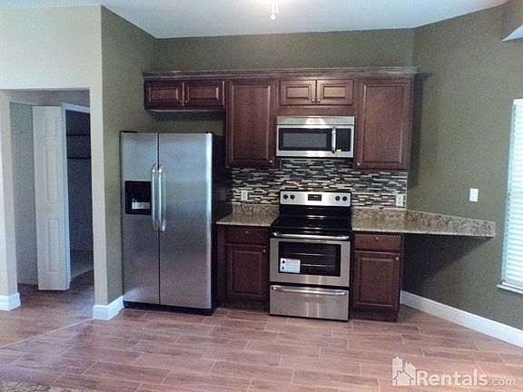 2nd image of 4755 Canterbury Dr