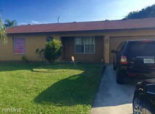 7430 Overlook Dr, Lake Worth, FL 33467