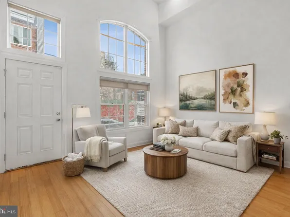 1004 N Bodine St, Philadelphia, PA 19123