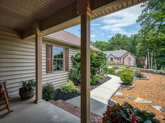 4th image of 29 Brummel Ln