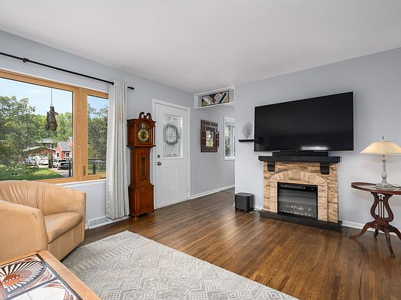 2nd image of 2908 Rose Dr SE