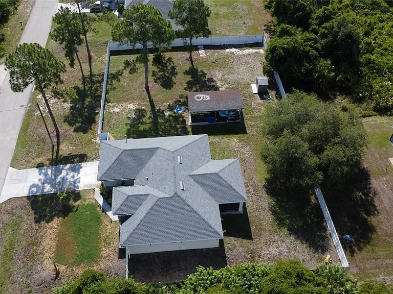 750 Cane St E — Photo 15