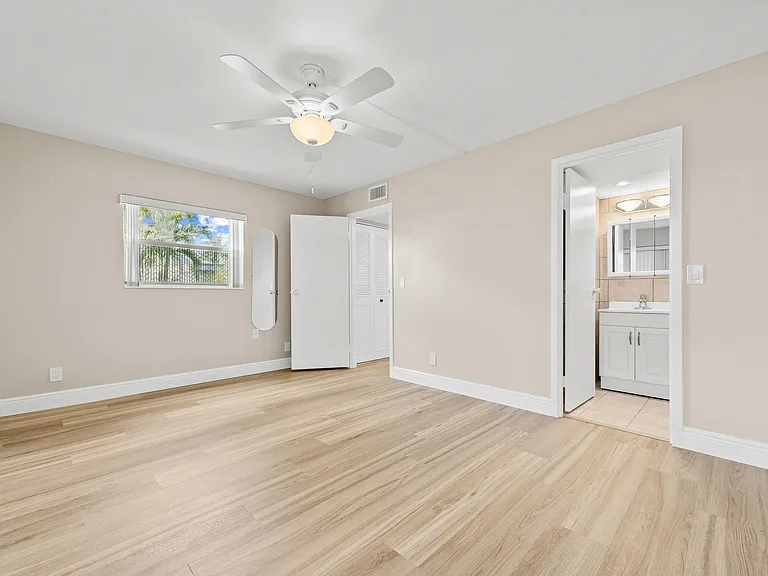 723 Flanders Dr #P — Photo 28