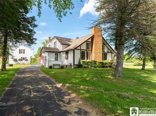 9330 Lapp Rd, Clarence Center, NY 14032