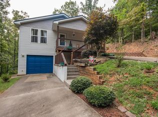 220 Watauga Creek Trl, Franklin, NC 28734