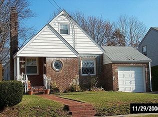 26 Murdock Rd, East Rockaway, NY 11518