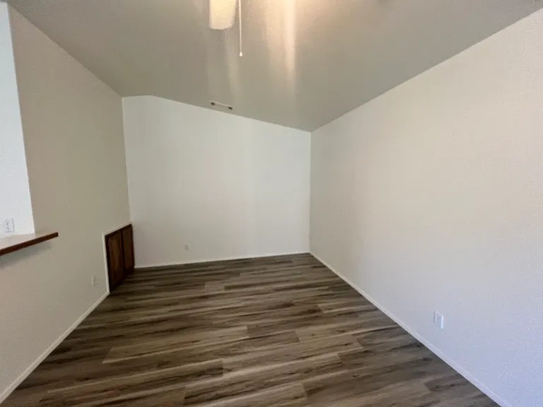 709 NE Savannah Dr #3 — Photo 7