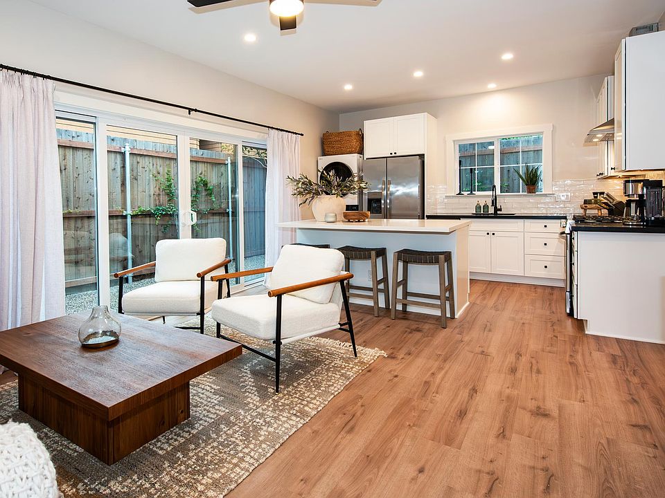 Living/Dining area
