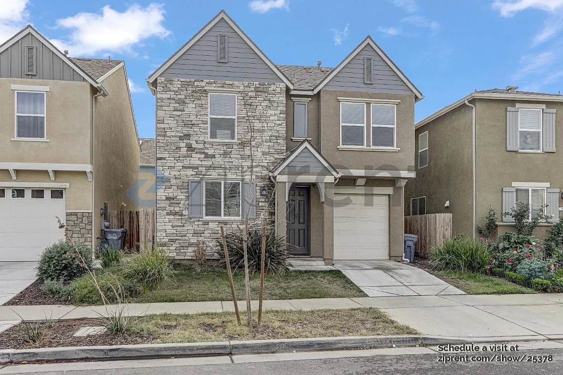 4 bed, 2.5 bath, 1919 sqft, $2,000 — Photo 1