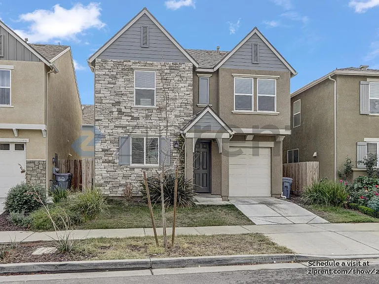174 Sullivan Dr — Photo 1