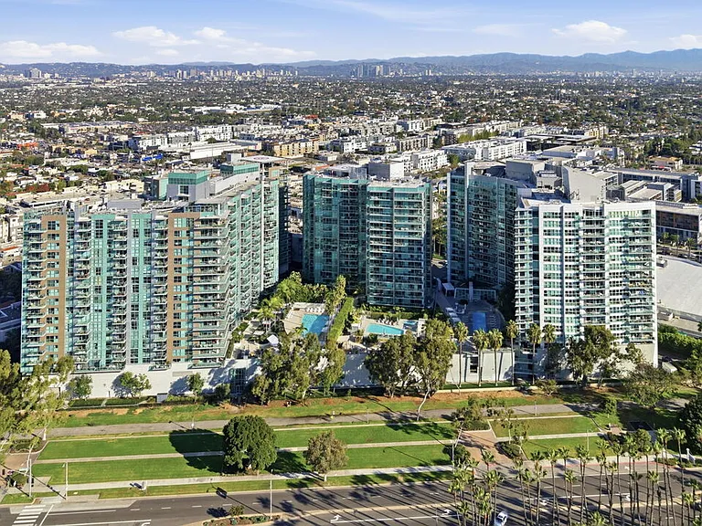 13650 Marina Pointe Dr #1603 — Photo 72