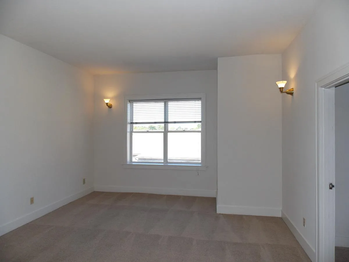 2 bed, 1263 sqft, $1,950 — Photo 3