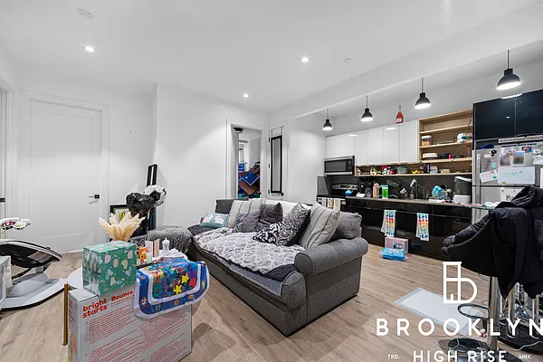 Rented by Brooklyn High Rise LLC | media 7
