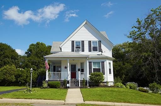 1st image of 20 Woodlawn Ave