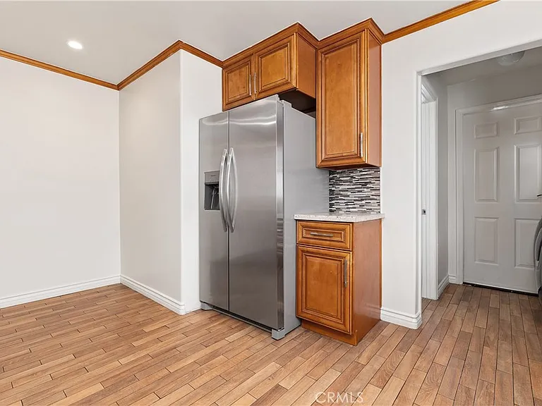766 N Alexandria Ave — Photo 26