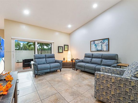 4th image of 12488 SW 17th Ln #12488