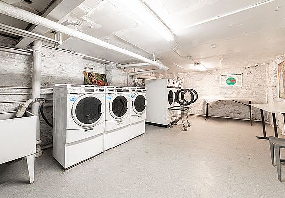 5th image of 880 47th St APT B7