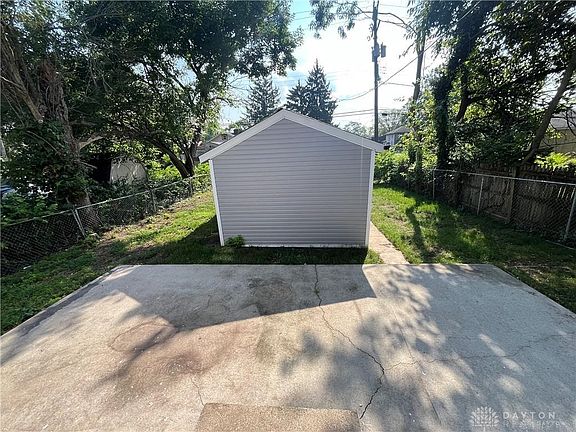 3rd image of 728 Leland Ave