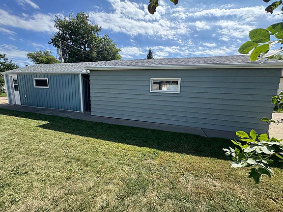 4th image of 705 S 10th St