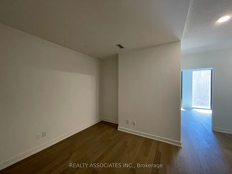25 Richmond St E #213 — Photo 9