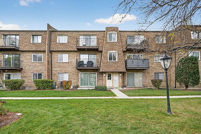 1st image of 9456 Bay Colony Dr APT 2N