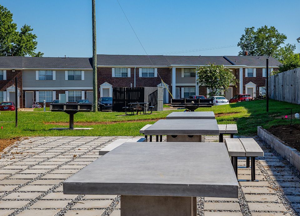 1st image of 600 Whispering Hills Dr #1B-1Ba-768Sqft
