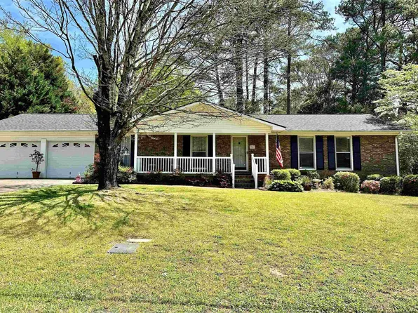 1005 Valley Creek Dr, Anniston, AL 36207