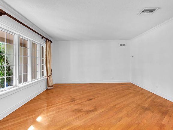 3rd image of 2349 NE 8th St