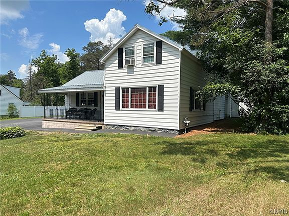 2nd image of 114 Woodgate Dr
