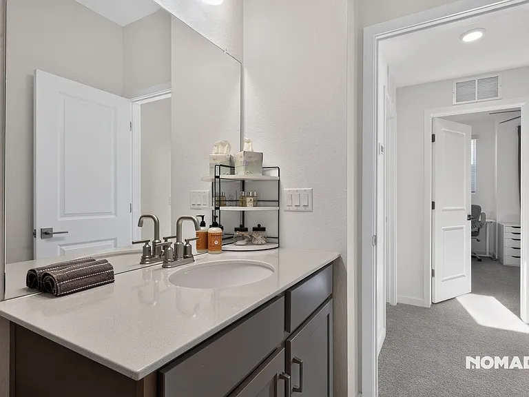 9695 Browns Peak Cir — Photo 17