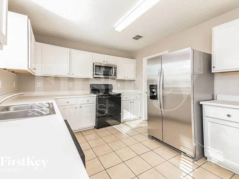 4519 Green Meadow Dr — Photo 7