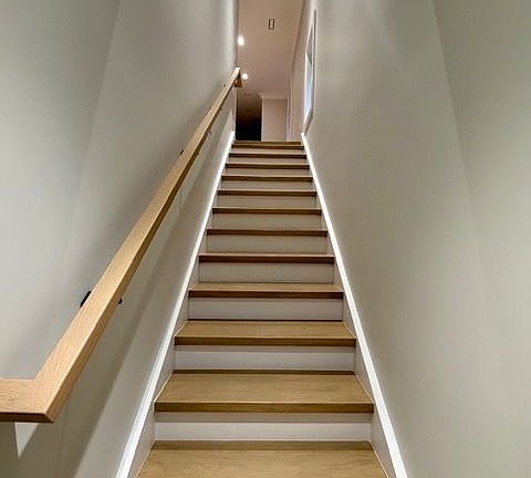 3rd image of 10 Lascelles Blvd Floor 2
