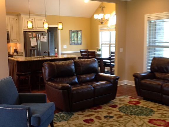 5th image of 381 Roberts Creek Cir