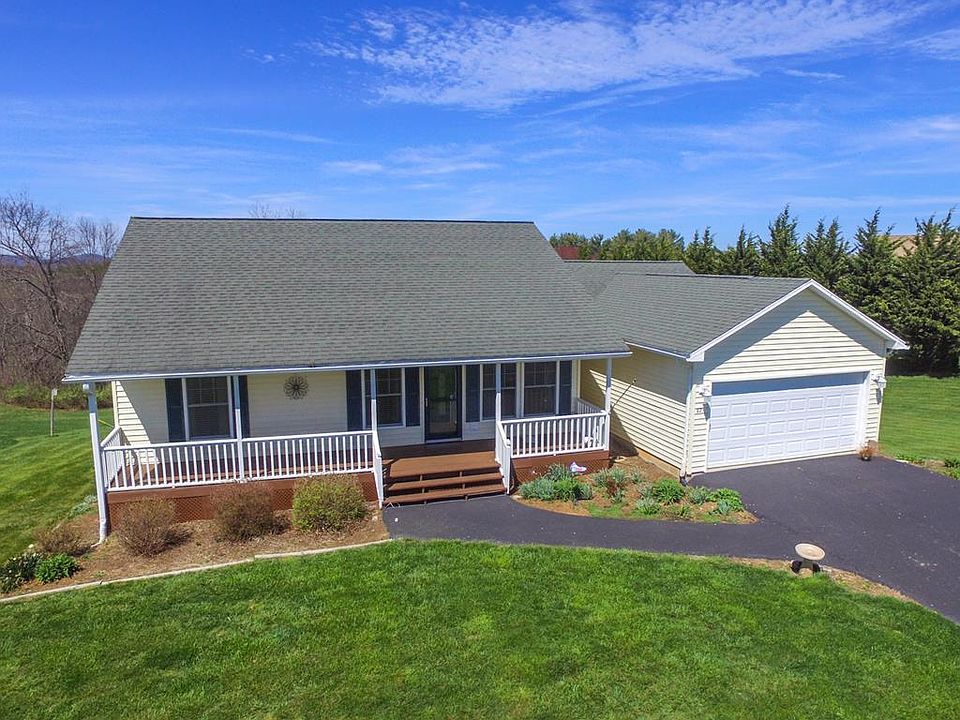 1st image of 82 Falcon Dr