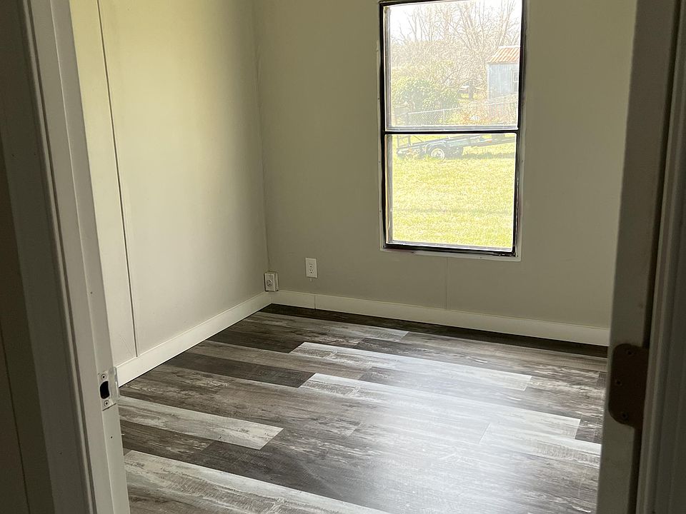 2nd image of 164 Classic Vanville Rd