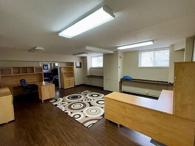 2nd image of 140 E Main St
