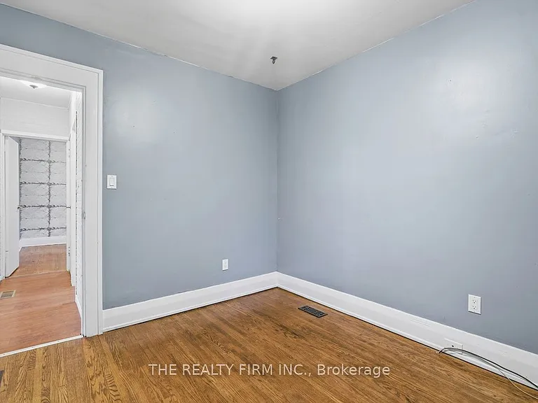 97 Springbank Dr — Photo 25
