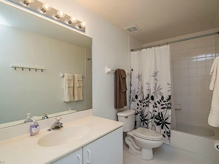 519 Roma Ct #3301 — Photo 9