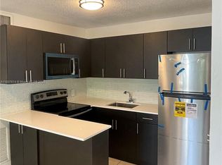 2385 SW 27th St #4, Miami, FL 33133