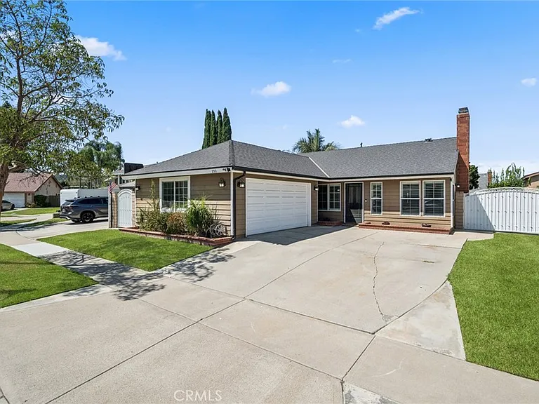 253 N Paseo De Juan — Photo 1