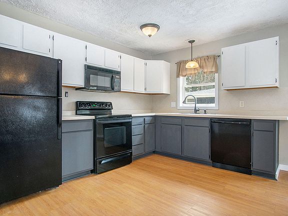 5th image of 1596 Highland Ave