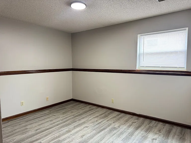 1214 Vattier St — Photo 33