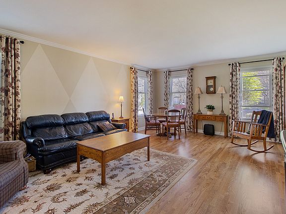 5th image of 3402 Charlemagne Ln