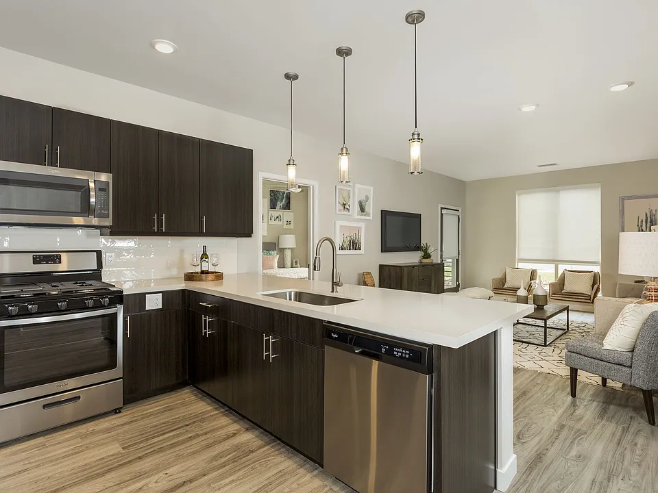 Solana Olde Town Station apartments community photo