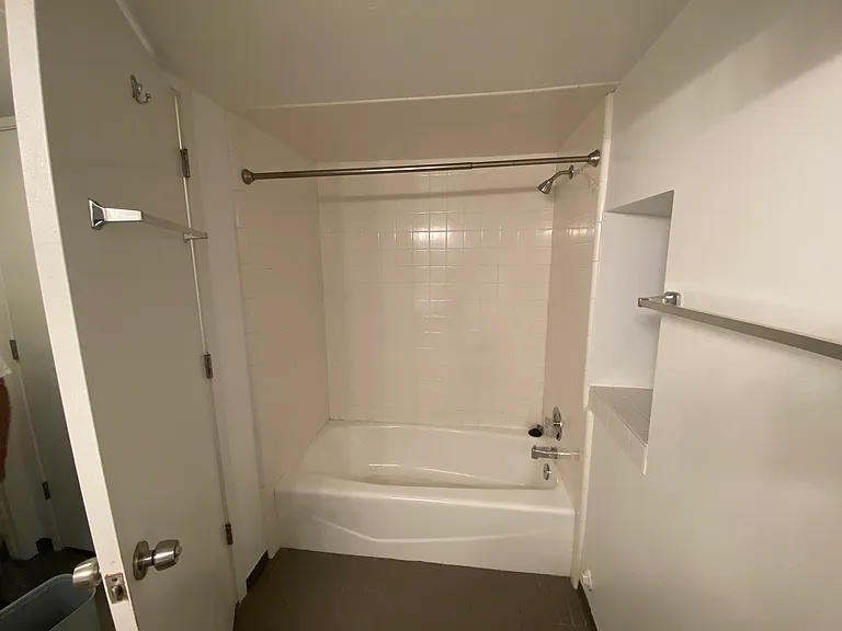 249 S Douglas St #4 — Photo 8