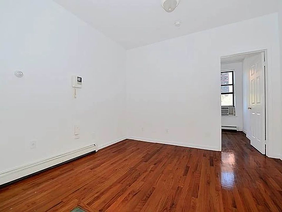 2nd image of 179 Orchard St APT 3