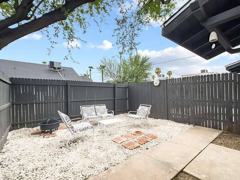 508 E Willetta St #2 — Photo 23