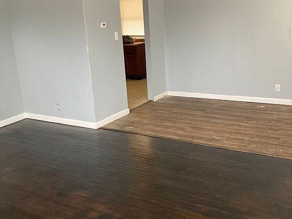 4th image of 5419 Swope Pkwy